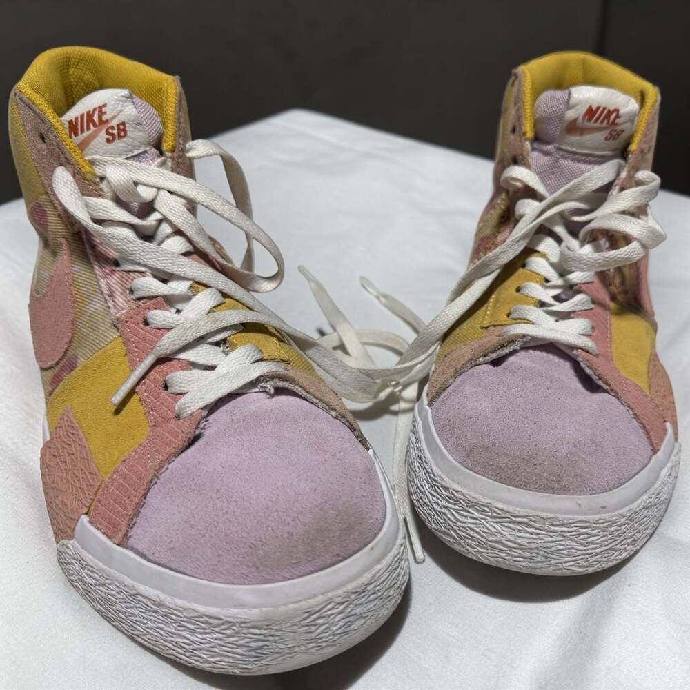 Nike SB Zoom Blazer Mid Premium Paisley Pink Floral - W9.5